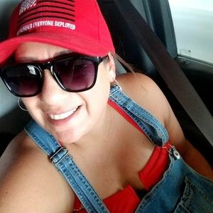 Meet your Posher, Lynette